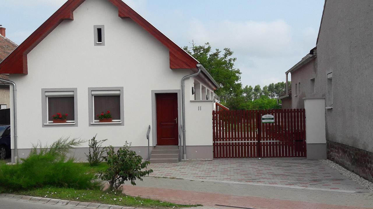 Kertesz Apartmanok Hegyko Exterior photo